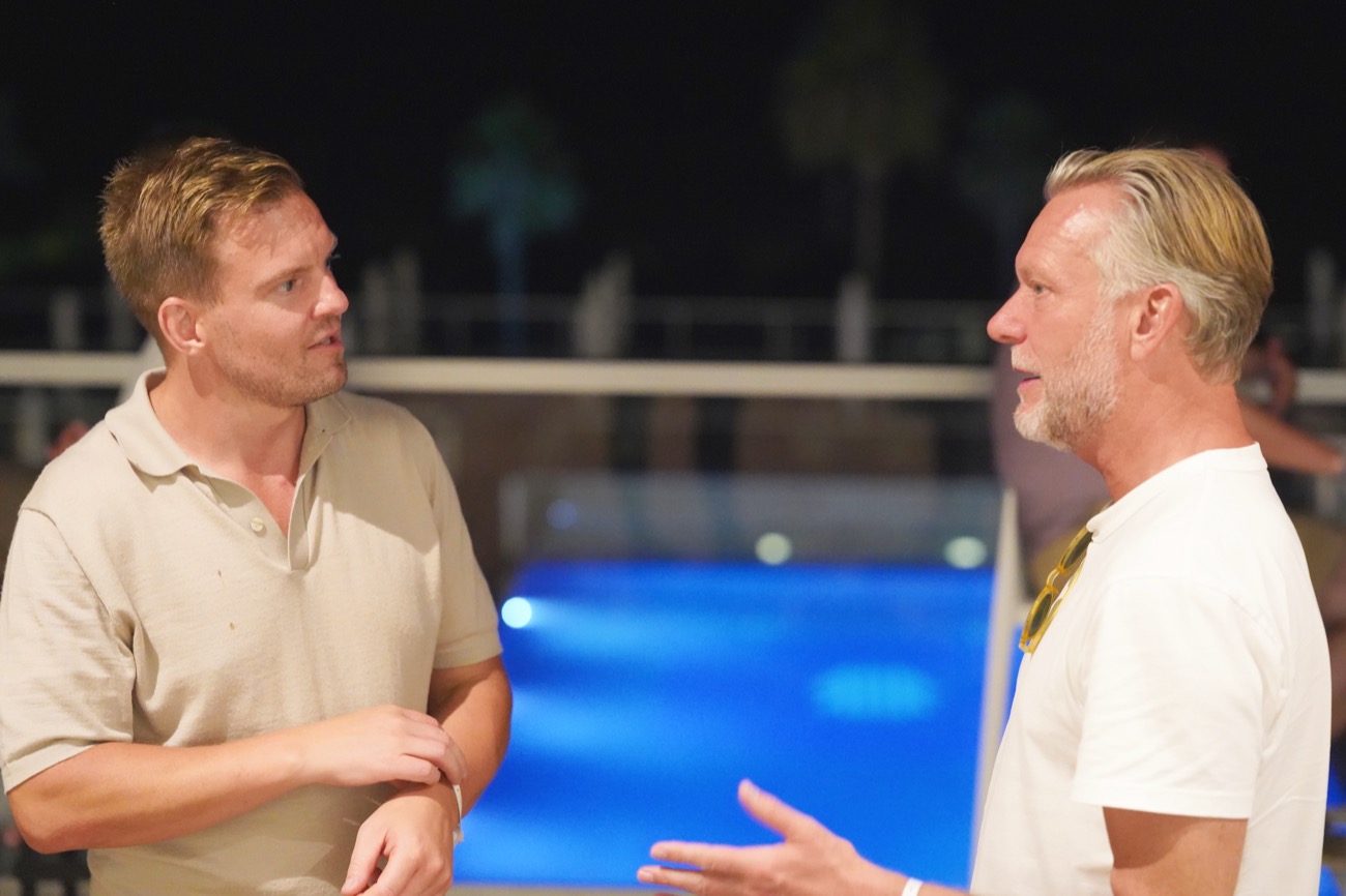 Two founders in conversation
